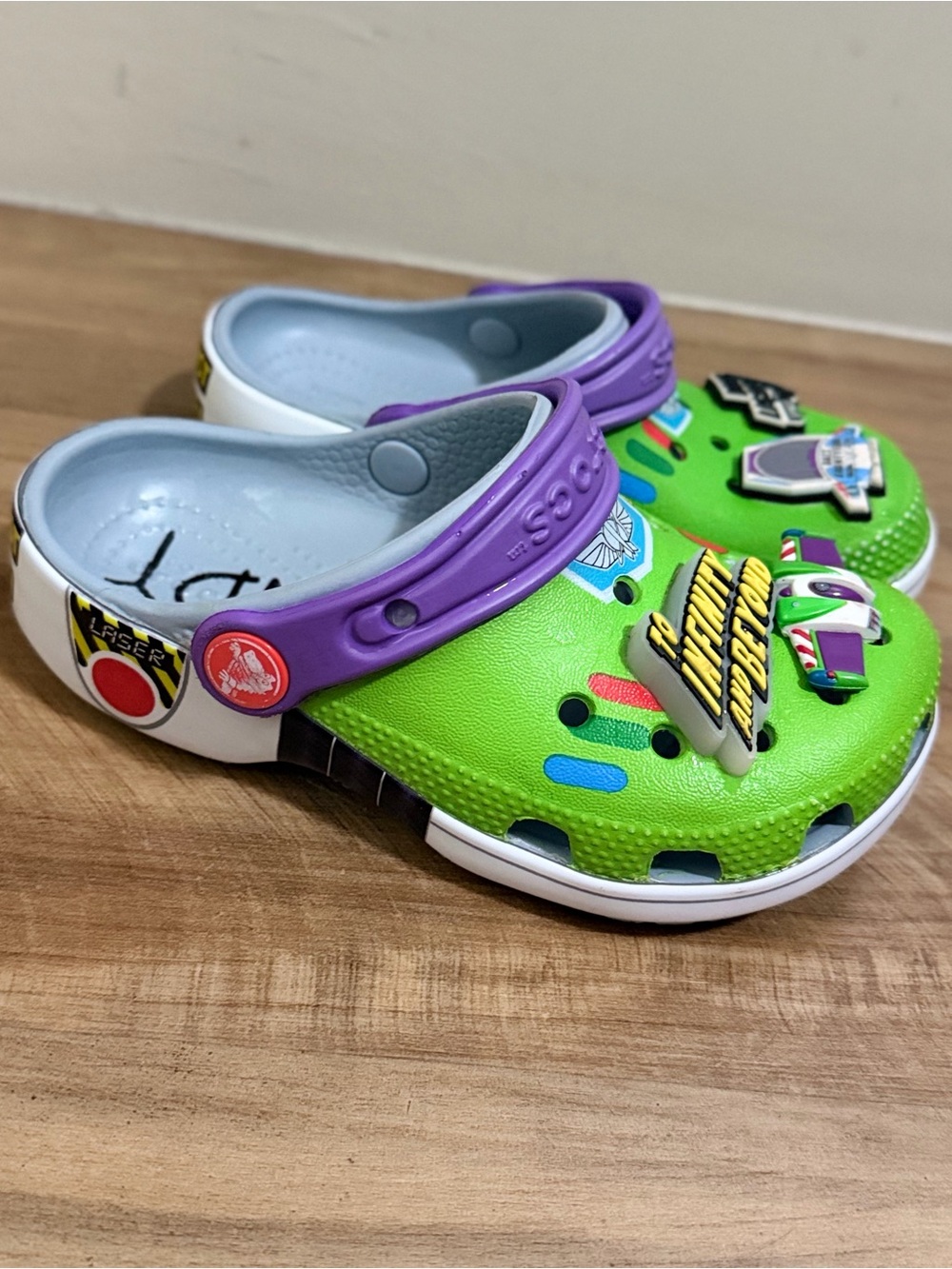 Crocs Kids Toy Story Buzz Lightyear Classic Clogs Lime Green Purple Size 10 10C - Picture 3 of 11